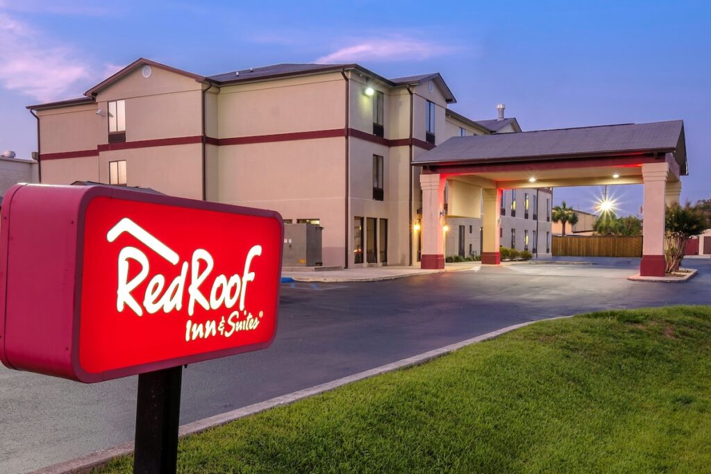 Red Roof Inn & Suites Mobile SW  I-10 - Image 2
